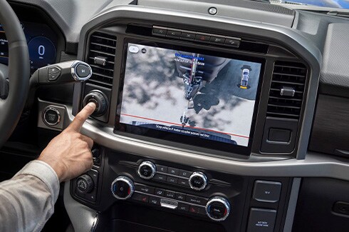 Ford Lobo 2025, Pickup con Sistema de Enganche de Remolque que hace más fácil colocarlo